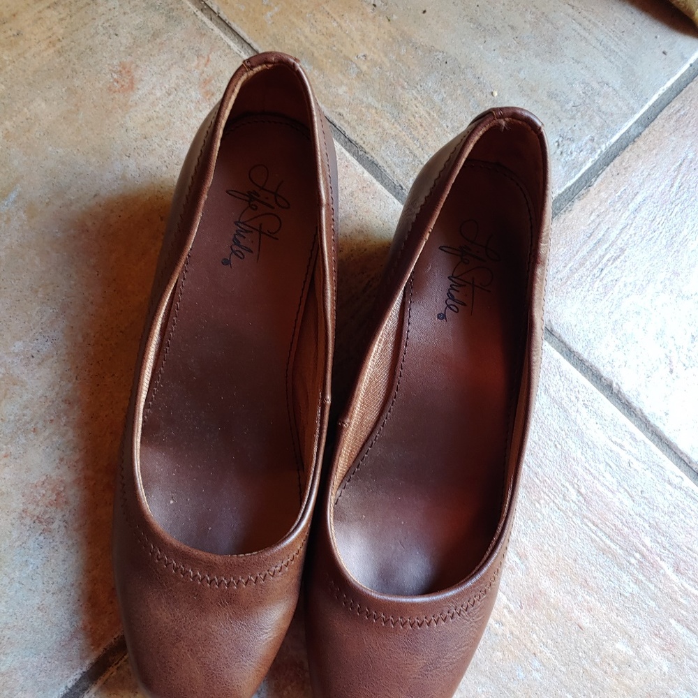 Life Stride Brown Leather Wedge Shoes Sz. 7.5